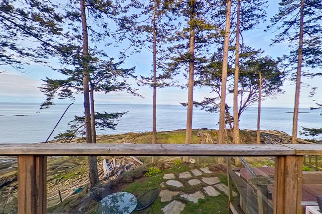 579&amp;581 Bayview Drive, House other with 2 bedrooms, 2 bathrooms and null parking in Mayne Island BC | Image 13