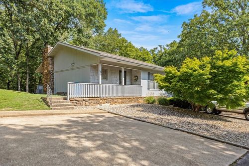 15 Abingdon Ln, Bella Vista, AR, 72715-6235 | Card Image