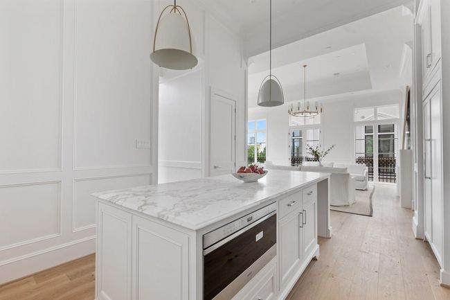 From storage to style, no detail is overlooked—this kitchen blends form and function at the highest level. | Image 16