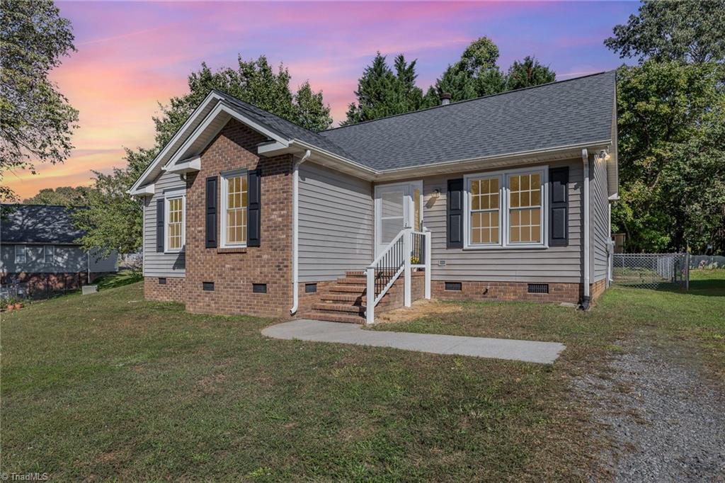 Autumn Ln, Reidsville, NC 27320