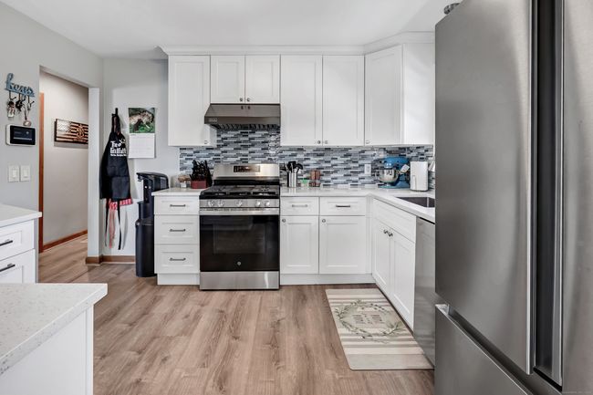 6 Benz St, House other with 3 bedrooms, 2 bathrooms and 5 parking in Ansonia CT | Image 5