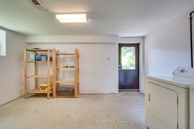 54 Kenilworth Ave, House attached with 3 bedrooms, 3 bathrooms and 2 parking in Toronto ON | Image 37