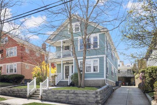 92 Colonial Rd, Providence, RI, 02906-2550 | Card Image