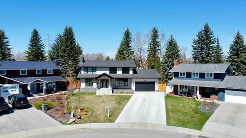 6755 Livingstone Dr Sw, Calgary, AB, T3E6J2 | Card Image
