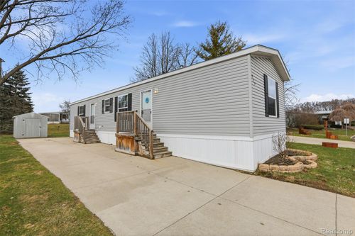 807 Swan St, Rochester Hills, MI, 48309-3456 | Card Image