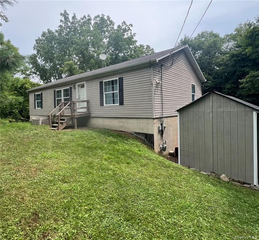 East Ave, Walden, NY 12586