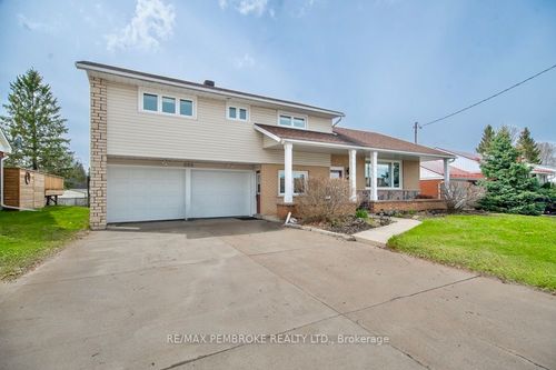 282 Clemow Avenue, Pembroke, ON, K8A2E4 | Card Image