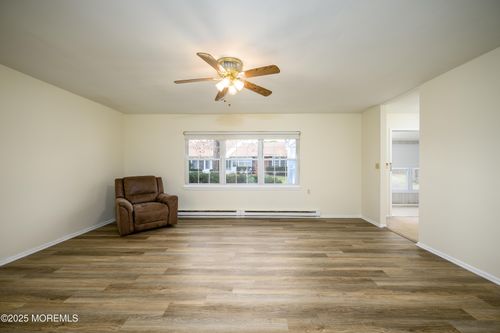 933 Thornhill Ct, Lakewood, NJ, 08701-7954 | Card Image