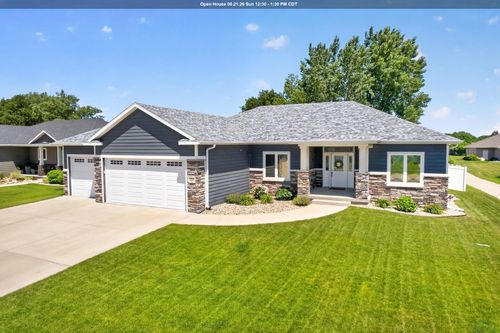 523 Kingston Cir, Sergeant Bluff, IA, 51054-8736 | Card Image
