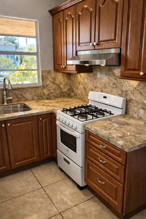 12b-6850 W 14th Ct, Hialeah, FL, 33014 | Card Image
