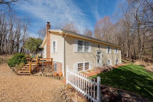 365 Olympic Dr, Tazewell, VA, 24651-8339 | Card Image