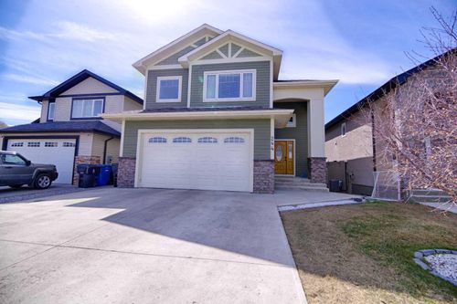 244 Sixmile Common S, Home with 4 bedrooms, 3 bathrooms and 4 parking in Lethbridge AB | Card Image