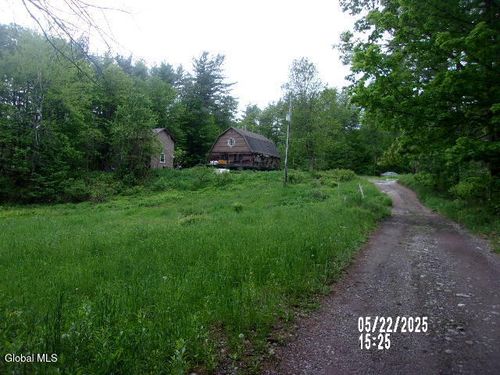 271 Hickey Rd, Hampton, NY, 12837-1801 | Card Image