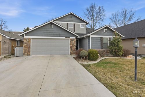 6924 E Greens Dr, Nampa, ID, 83687-9428 | Card Image