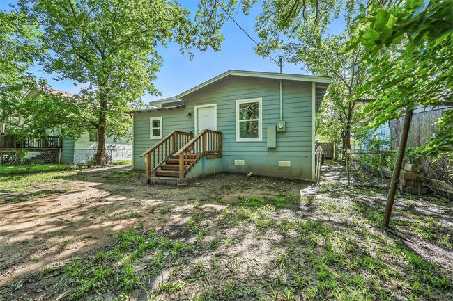 906 S Willow St, House other with 3 bedrooms, 2 bathrooms and null parking in Sherman TX | Image 35