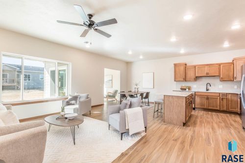 9207 W 43rd St Street, Sioux Falls, SD, 57106 | Card Image