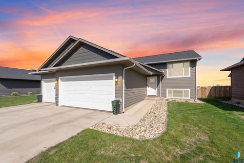 350 N Everest Ave, Tea, SD, 57064-2697 | Card Image