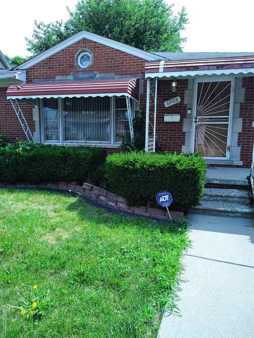 6906 Greenview Ave, Detroit, MI, 48228-3497 | Card Image