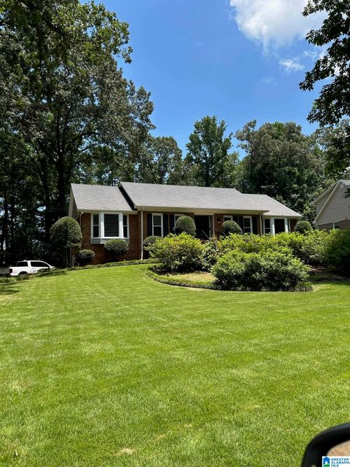 2114 Flowerwood Dr, Hoover, AL, 35244-1103 | Card Image
