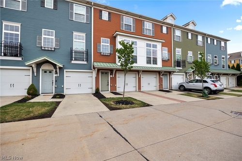 37 Grandview Dr, Rocky River, OH, 44116-2376 | Card Image