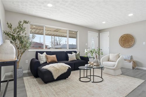 5269 Buckner Dr, Huber Heights, OH, 45424-6132 | Card Image