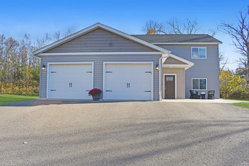 10 Deblock Dr, Crosby, MN, 56441-1001 | Card Image