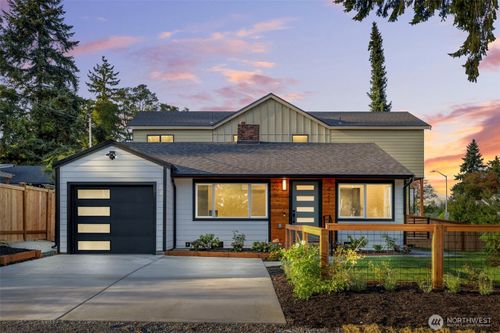 922 Ne 117th St, Seattle, WA, 98125-4936 | Card Image