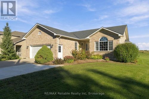 201 Cowper Street, Central Huron (Clinton), ON, N0M1L0 | Card Image