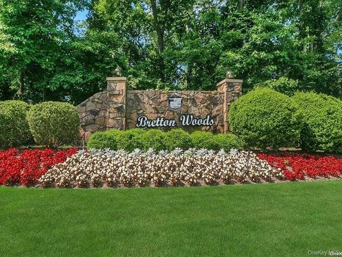909 Skyline Dr, Coram, NY, 11727-3665 | Card Image
