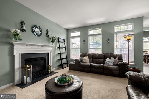 14 Potterfield Dr, LOVETTSVILLE, VA, 20180-8627 | Card Image