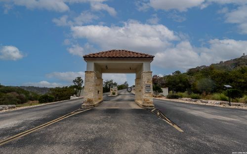 502 Eagle Dr, Boerne, TX, 78006-9412 | Card Image