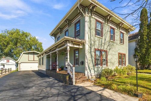 422 W 11th Avenue, OSHKOSH, WI, 54902 | Card Image