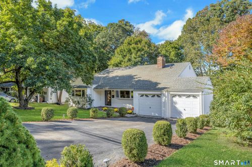 137 Wood Ridge Dr, Stamford, CT, 06905-2623 | Card Image