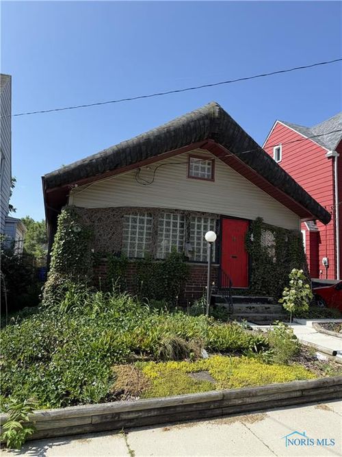 1935 Talbot St, Toledo, OH, 43613-5022 | Card Image