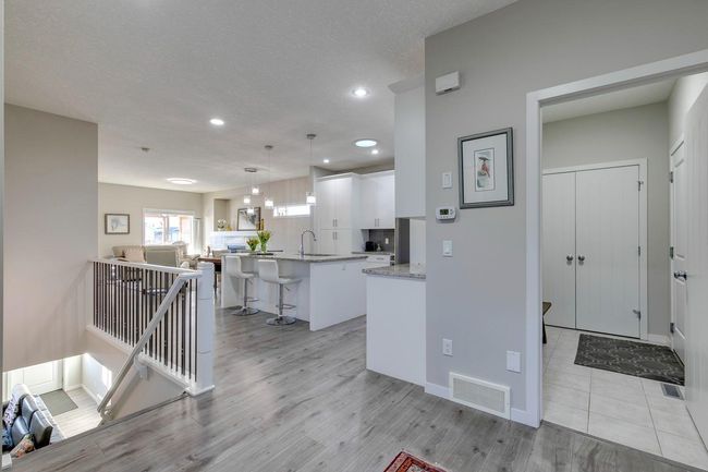 8 Drake Landing Street, House other with 3 bedrooms, 3 bathrooms and 4 parking in Okotoks AB | Image 5