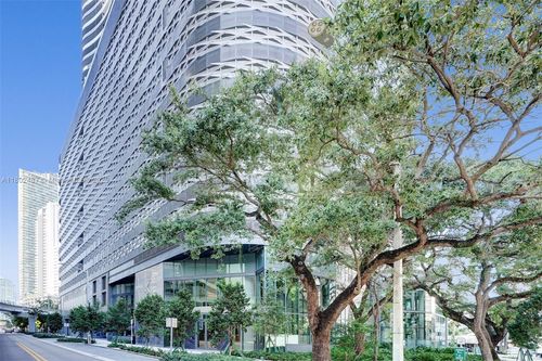 ph5106-1000 Brickell Plz, Miami, FL, 33131-3833 | Card Image
