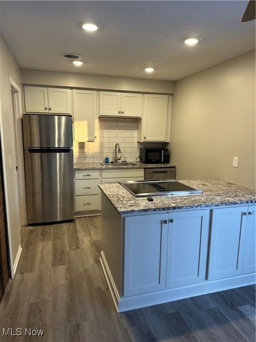 apt-l-7189 Hart St, Mentor, OH, 44060-4949 | Card Image