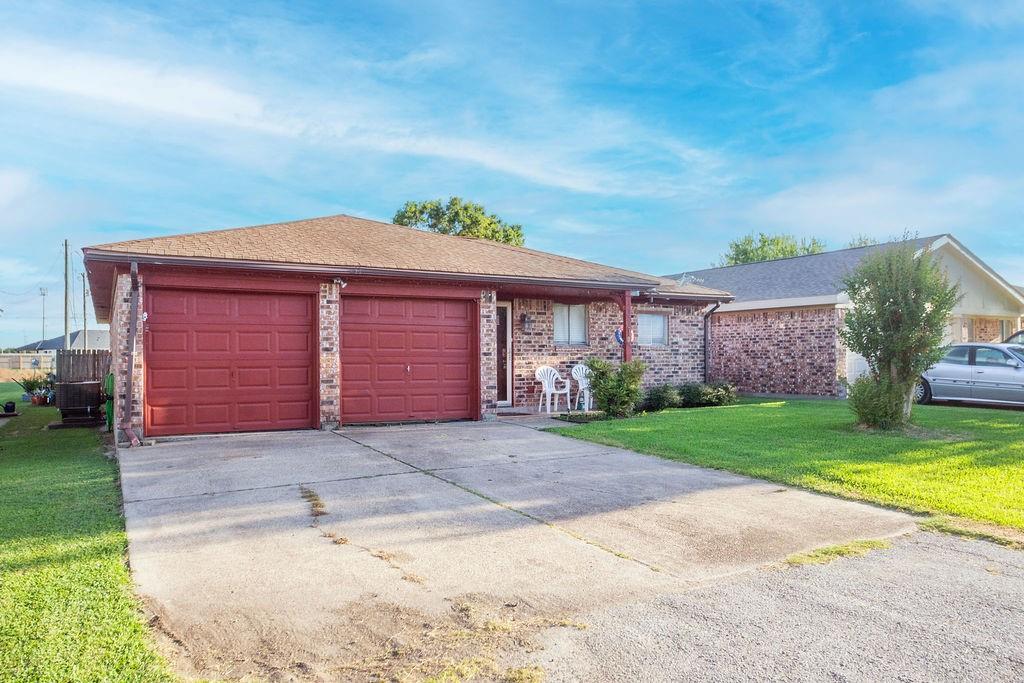 34th Ave, Texas City, TX 77590
