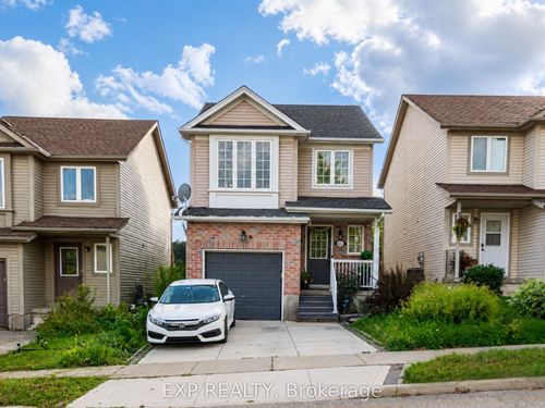 641 Royal Fern St, Waterloo, ON, N2V2P6 | Card Image