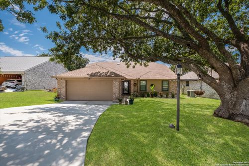 3812 Hunters Gln, Schertz, TX, 78108-2218 | Card Image