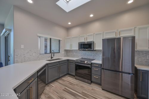 18-8101 N Tucson National Pl, Tucson, AZ, 85741-1271 | Card Image