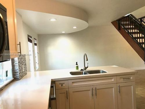 apt-10-3356 Bird Ave, Miami, FL, 33133-4438 | Card Image