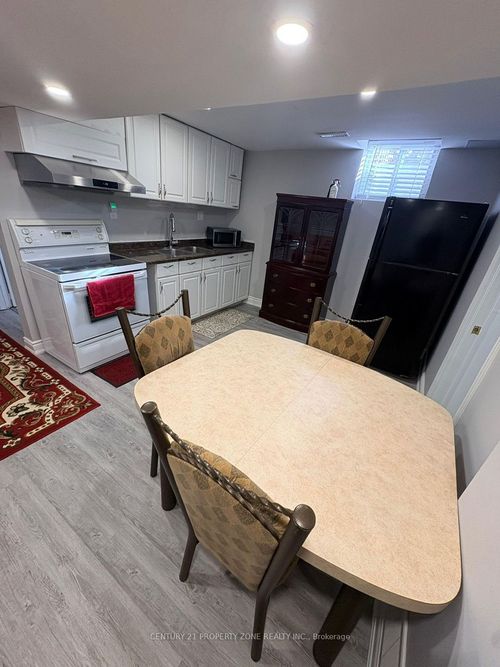 2 Cortez Crt, Brampton, ON, L6X3Z4 | Card Image