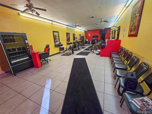 19430 Van Dyke St, Detroit, MI, 48234-3352 | Card Image