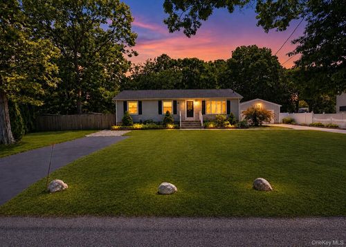 65 Winston Dr, Shirley, NY, 11967-1900 | Card Image