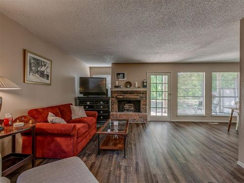 4702 Hemlock Cir, Oklahoma City, OK, 73162-1936 | Card Image