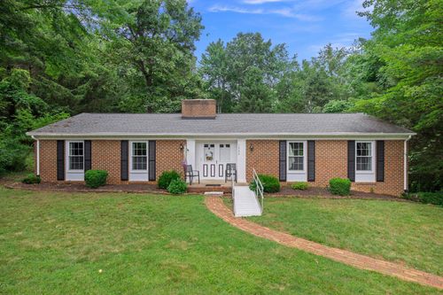 1233 Pinehurst Rd, STAUNTON, VA, 24401-1860 | Card Image