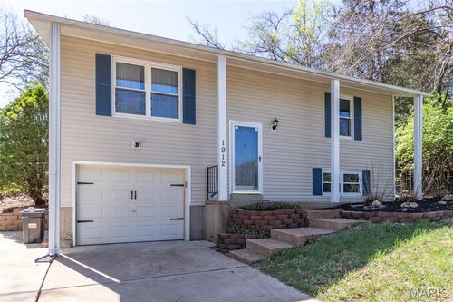 1912 High Cliff Drive, Fenton, MO, 63026 | Card Image