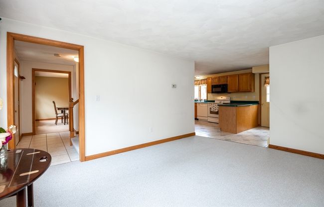 88 Jackman St, House other with 3 bedrooms, 3 bathrooms and 6 parking in Georgetown MA | Image 13