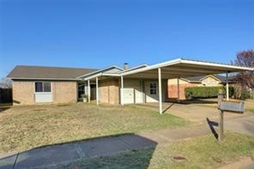 528 Park Center Blvd, Saginaw, TX, 76179-1141 | Card Image